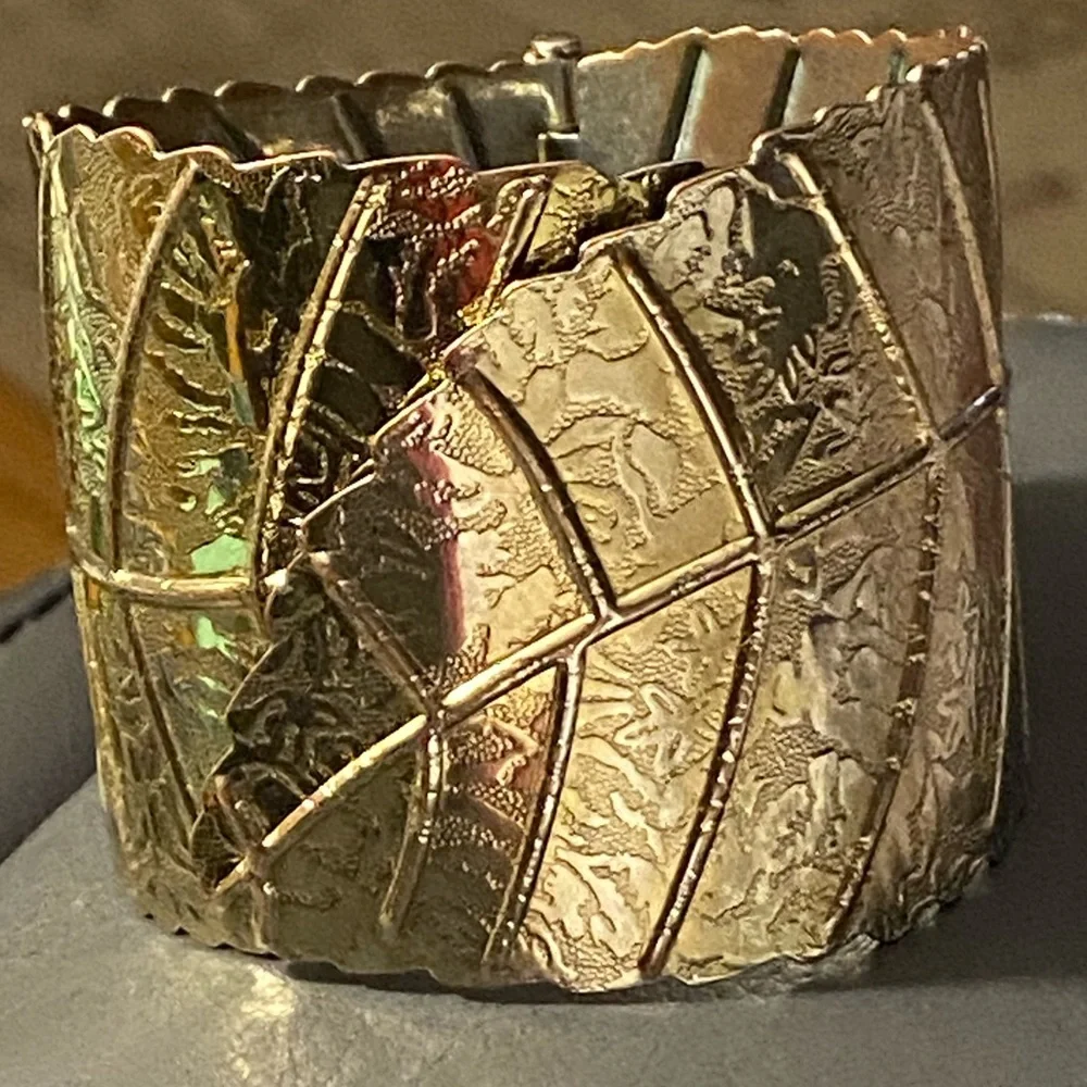 Gold Tone Textured Wide Leaf Design Hinge Overlapping Cuff Bracelet Bohemian